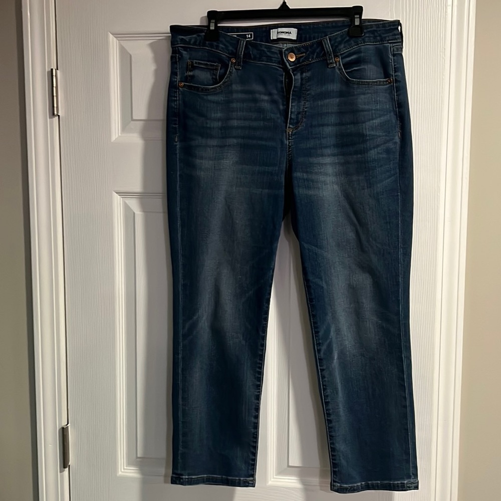 Sonoma Capri Jeans Size 14 Medium Wash. Super soft worn in feel. Like new